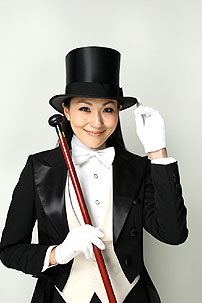 ������,�{����q